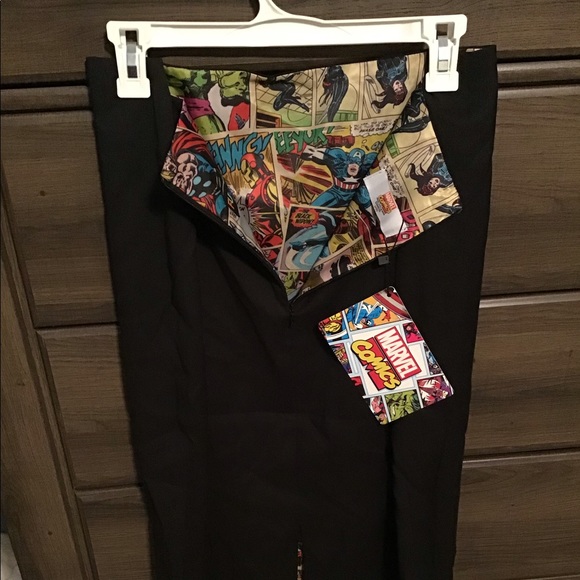 Licensed Marvel lined pencil skirt(fits like 16) - Picture 4 of 7